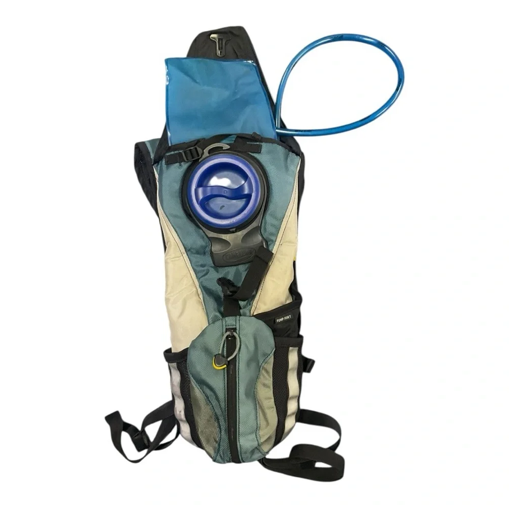🚵‍♂️ Vintage CamelBak Hydration Pack‎ 💦 Rugged Outdoor Cycling Bag